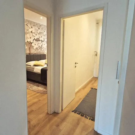 Apartament 4 Four *